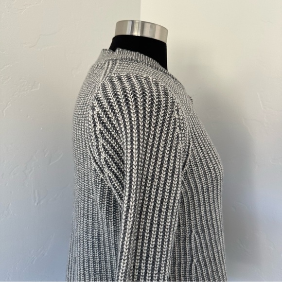 St. John Gray Wool Blend Striped Knit Button Up Cardigan Size M - Picture 9 of 16